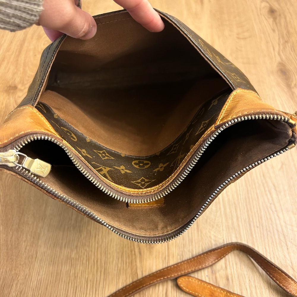 Authentic Louis Vuitton Odeon Mm - Discontinued S… - image 5